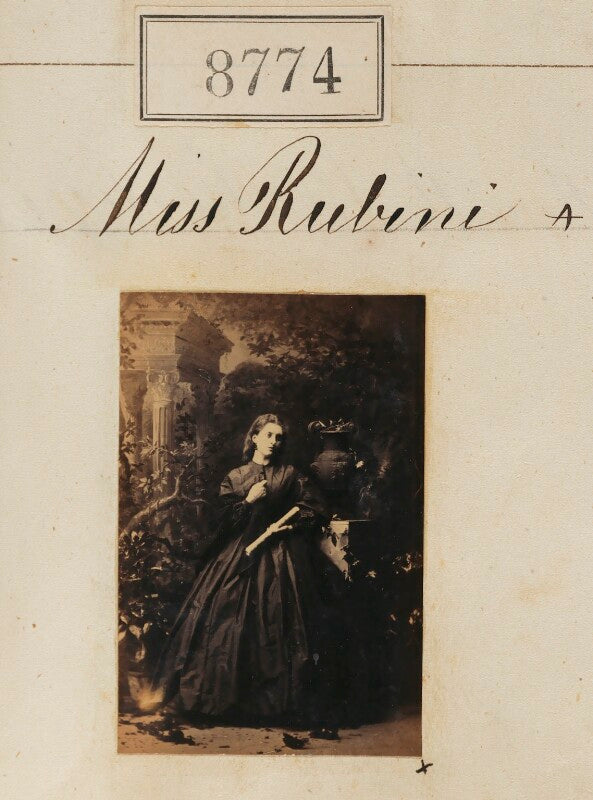 Miss rubini npg ax58597
