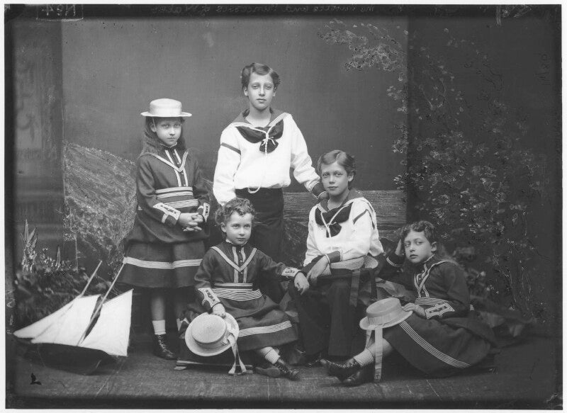 Princess louise, duchess of fife; princess maud, queen of norway; albert victor, duke of clarence; king george v; princess victoria of wales npg x96036