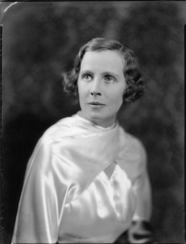 Laetitia florence (née findlay), lady munro lucas tooth npg x124414