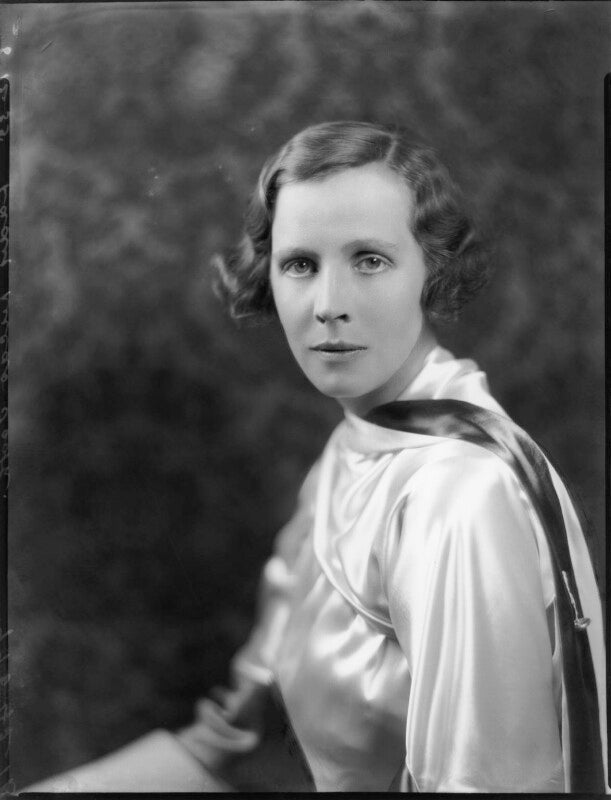 Laetitia florence (née findlay), lady munro lucas tooth npg x124413