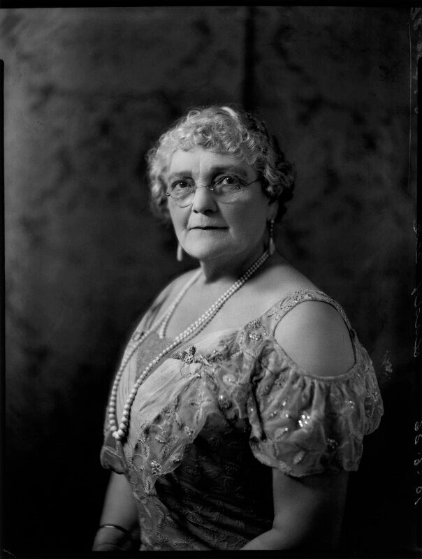 Louisa belle (née hamilton), lady cox npg x152200
