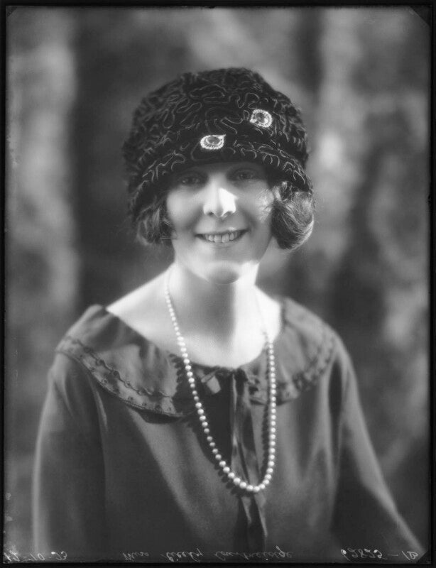 Dame (esmerelda) cicely courtneidge npg x122719