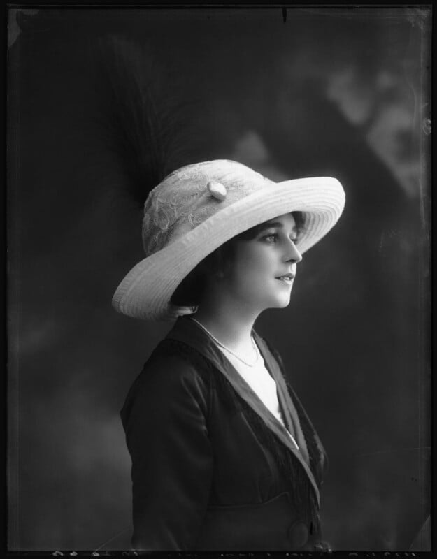 Vivien maxwell npg x101777