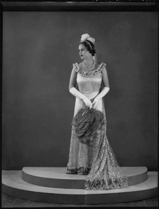 Hon. deborah hamar walter (née greenwood) npg x151459