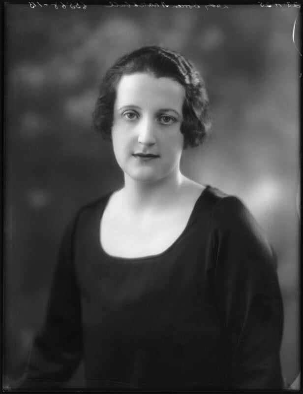 Doreen geraldine knatchbull (née browne), lady brabourne npg x123294