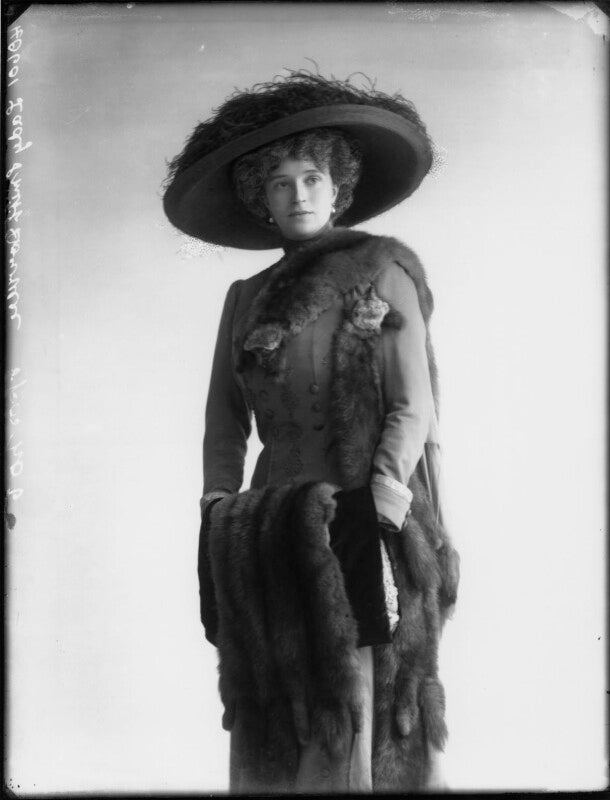 Olive crofton (née schneider), lady smith dorrien npg x33134