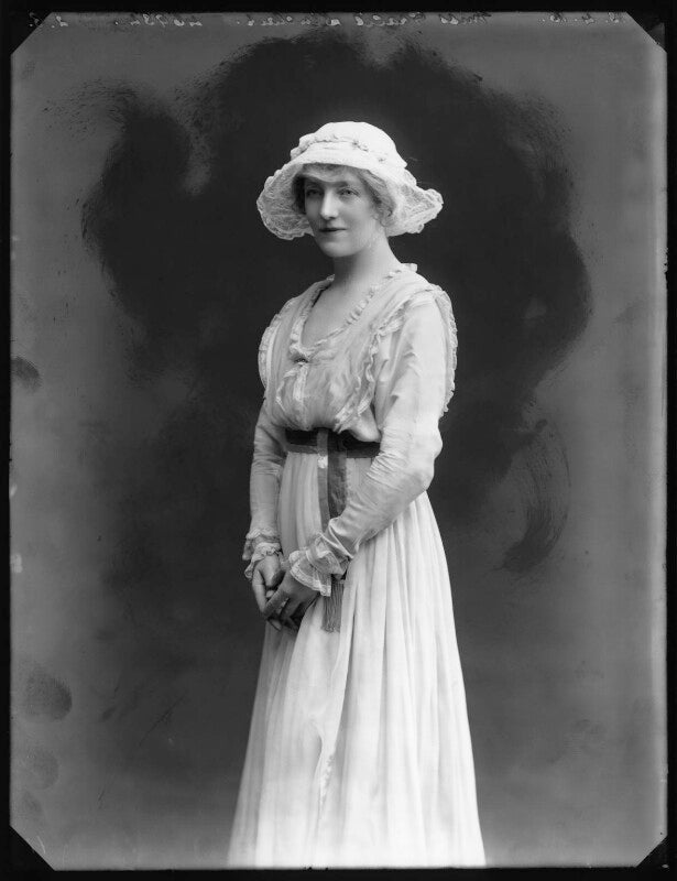 Gracie sinclaire npg x103538