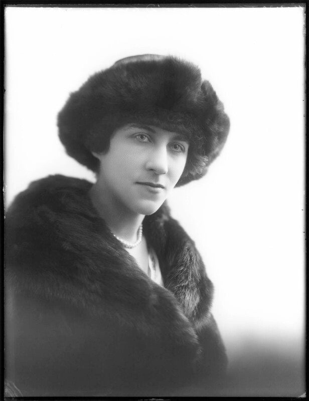 Isabelle, comtesse d'ormesson npg x120326