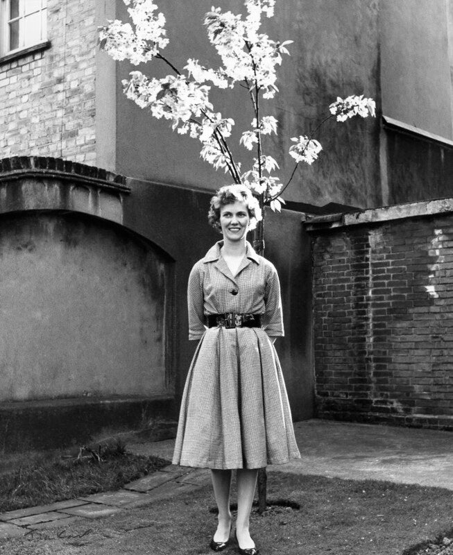 Gloria jean irene dunn (née hill), lady cottesloe npg x88668