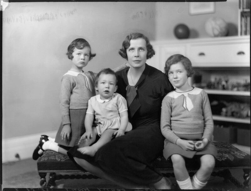 Lady munro lucas tooth with her children npg x124415