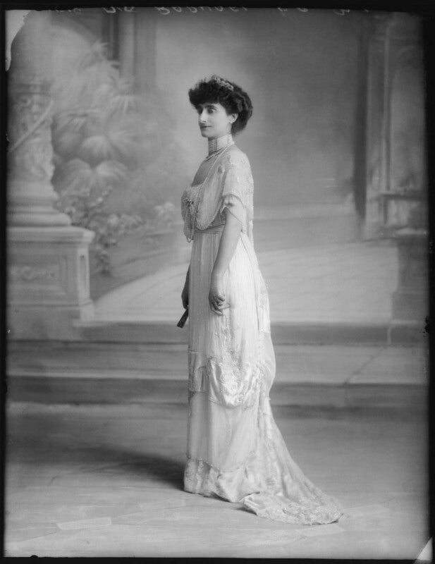 Mrs ernest g. raphael (née flora cecilia sassoon) npg x103849