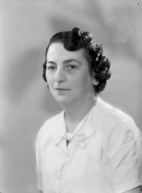 Doreen esther (née klean), lady gluckstein npg x177640