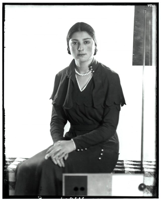 Elizabeth annette lee (née solomon) npg x125823