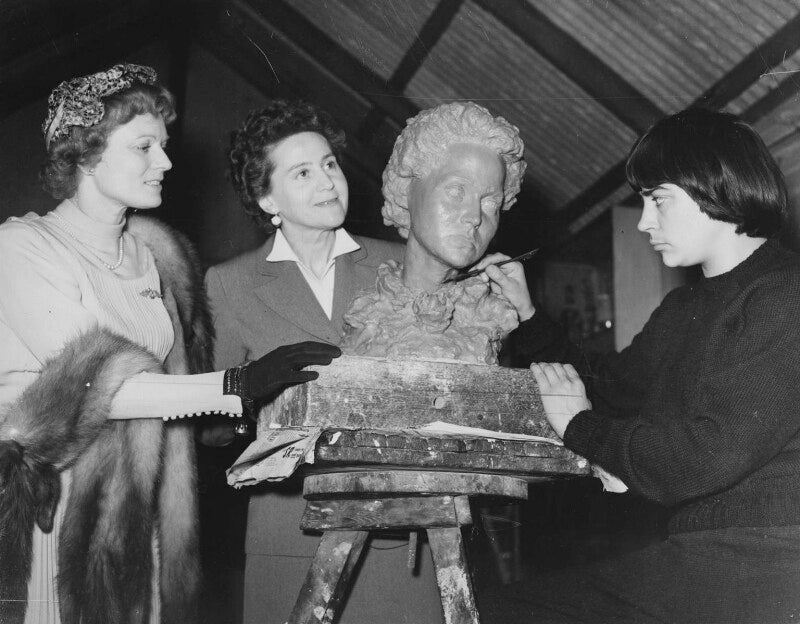 Anna neagle; odette marie céline hallowes (née brailly); fiore de henriquez npg x198460