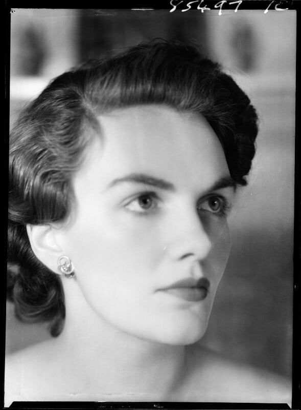 Hon. angela margo hamar delevingne (née greenwood) npg x156108