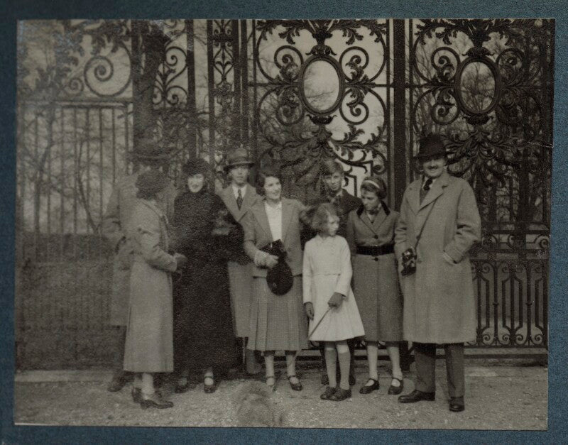 Visiting hampton court palace npg ax143973