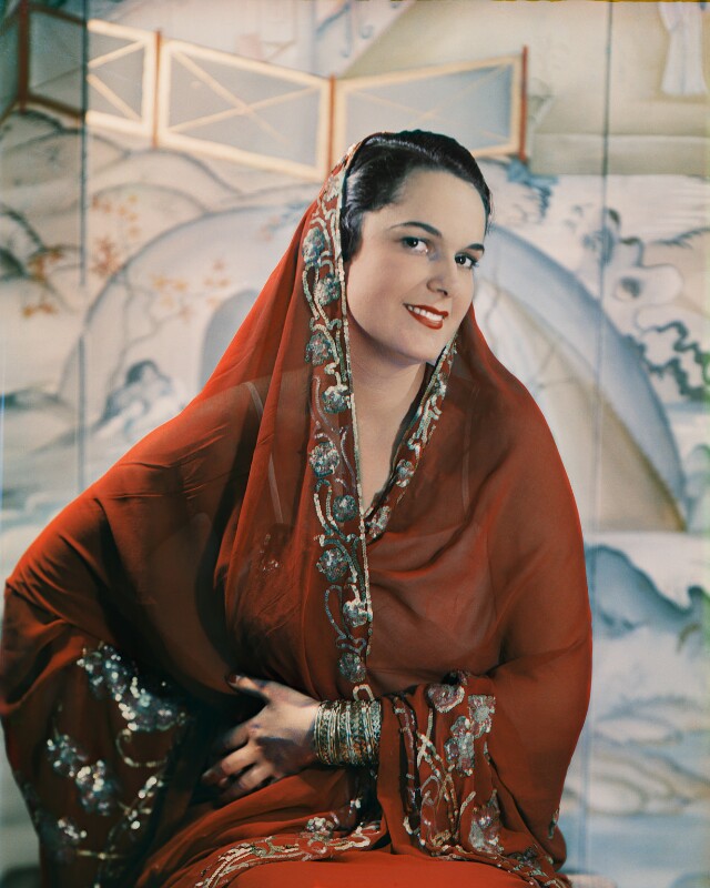 Begum om habibeh aga khan iii (née yvette labrousse) npg x222485