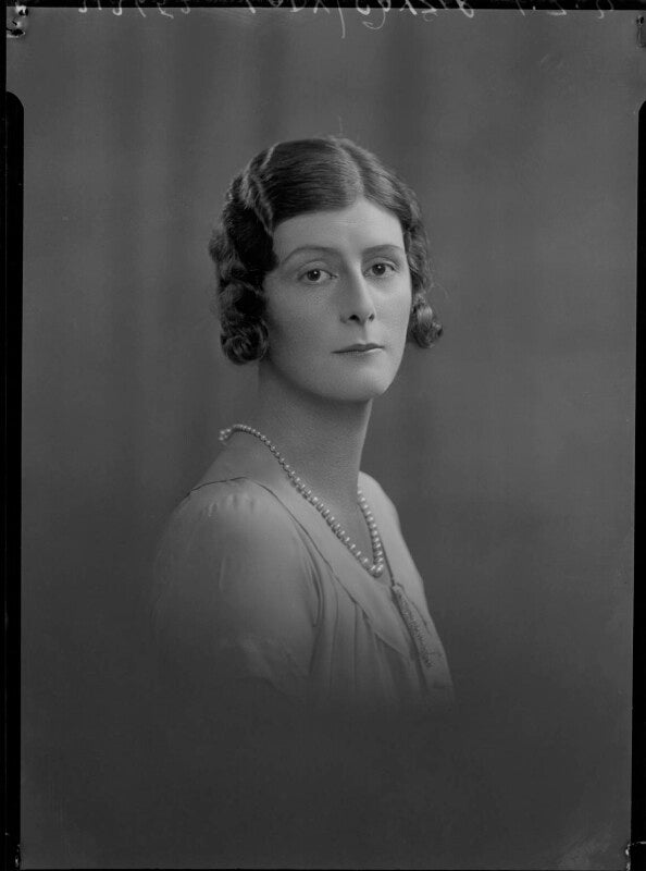 Beatrice eileen (née meakin), lady cayzer npg x48243