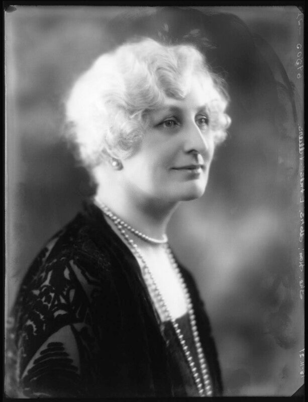 Hon. elaine augusta villiers (née guest, later hon. mrs hunter) npg x124110