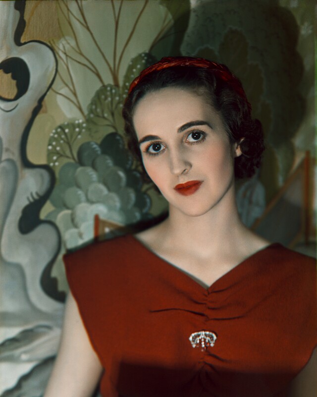 Pamela margaret elizabeth berry (née smith), lady hartwell npg x222502