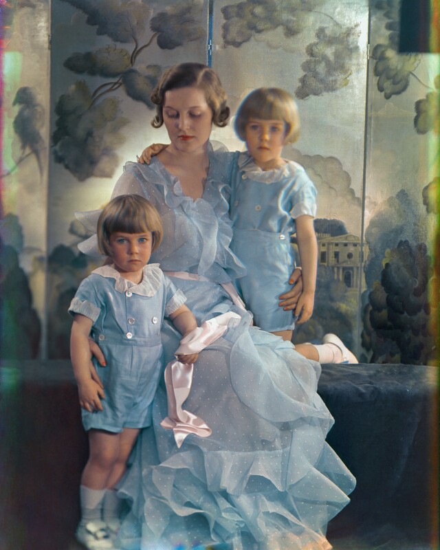 Hon. desmond walter guinness; diana mitford (later lady mosley); jonathan bryan guinness, 3rd baron moyne npg x221101