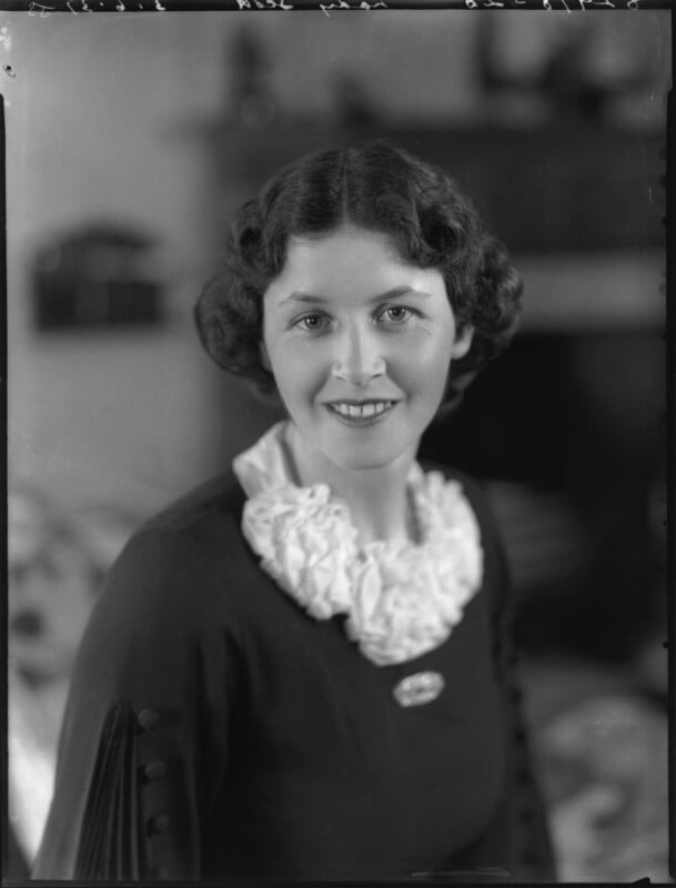 Elizabeth joyce (née glanley), lady scott npg x37215