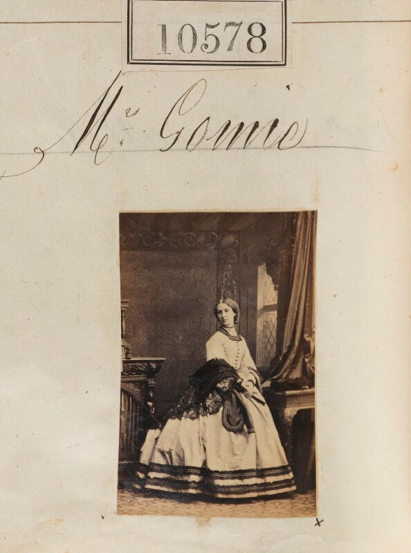 Mrs gomie npg ax60292