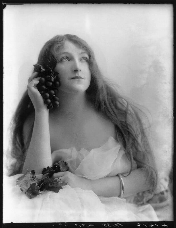 Miss lee npg x103860