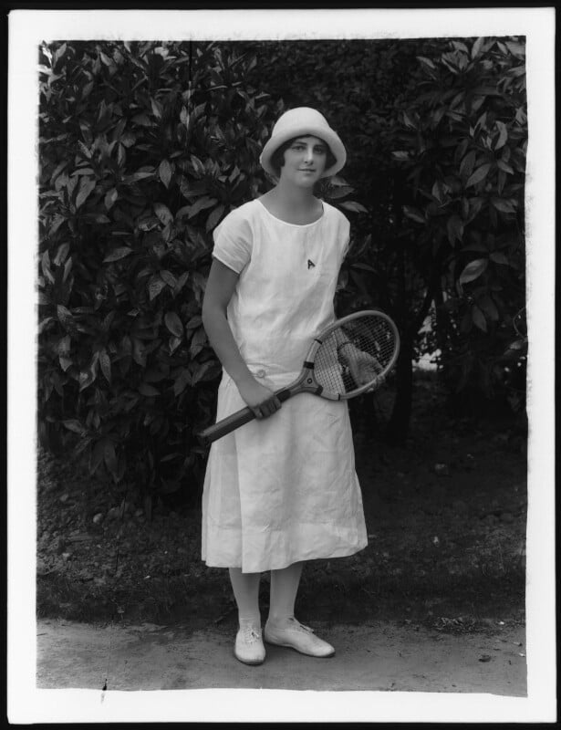 Daphne akhurst (mrs r. cozens) npg x123955