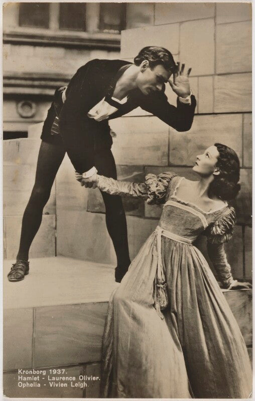 Laurence olivier as hamlet and vivien leigh as ophelia in 'hamlet' npg x137983
