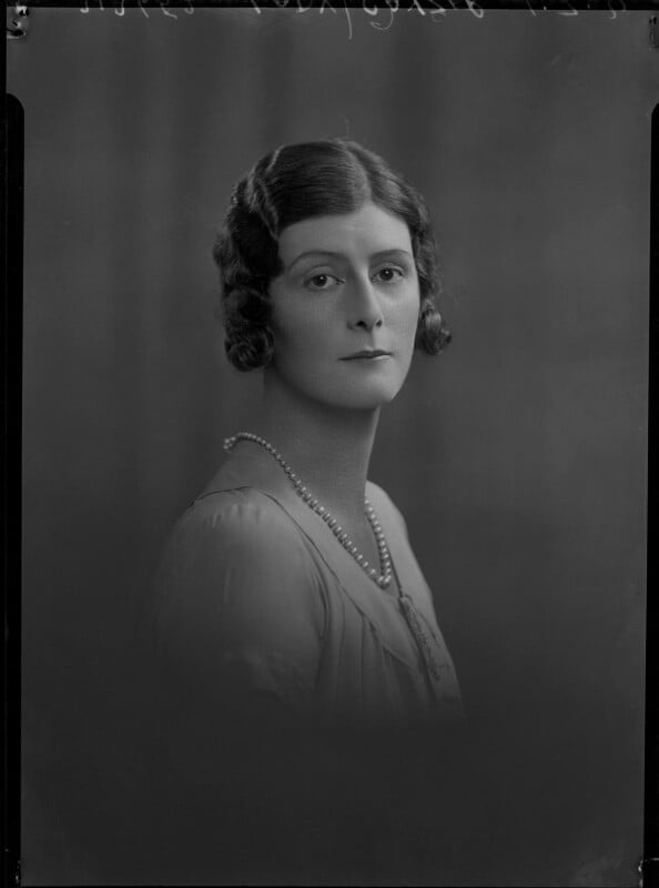 Beatrice eileen (née meakin), lady cayzer npg x48243