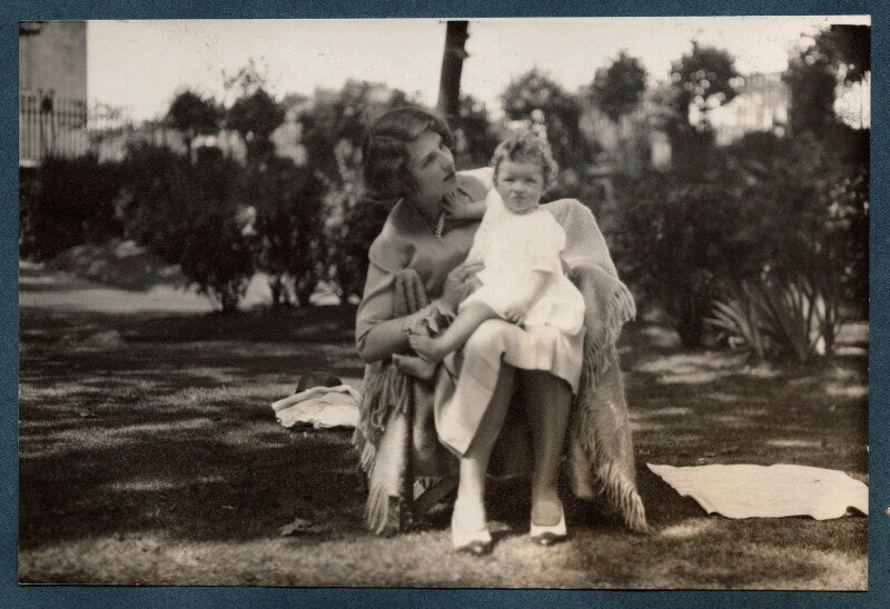 Julian vinogradoff (née morrell) with her daughter anne arianna gallon (née goodman) npg ax142981