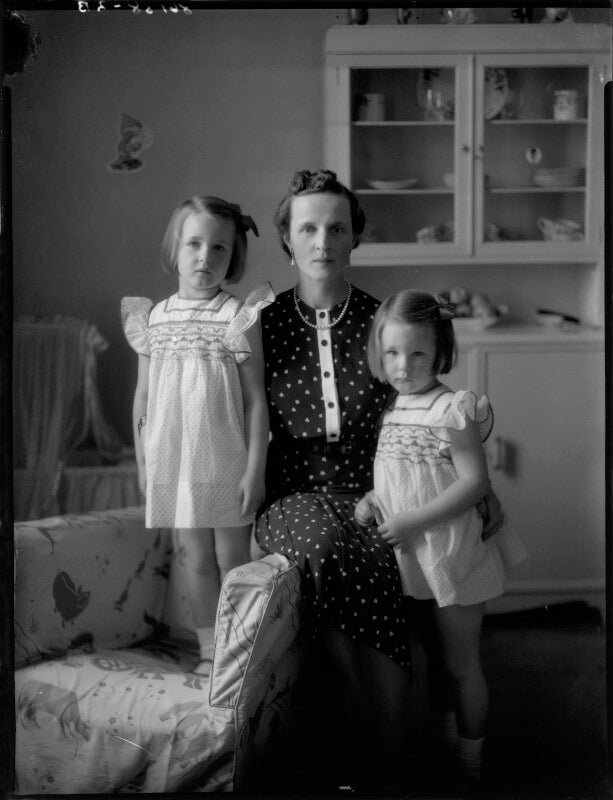 Countess raczynska with her daughters npg x154117