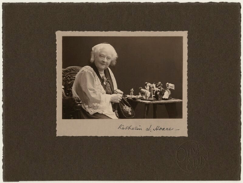 Katharin louise (née hart), lady hoare npg x15434