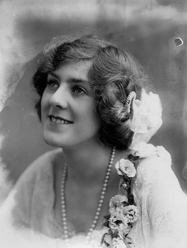 Dame (esmerelda) cicely courtneidge npg x19290