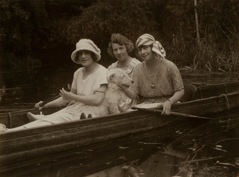 Ivy tresmand with two friends and dog npg x83500