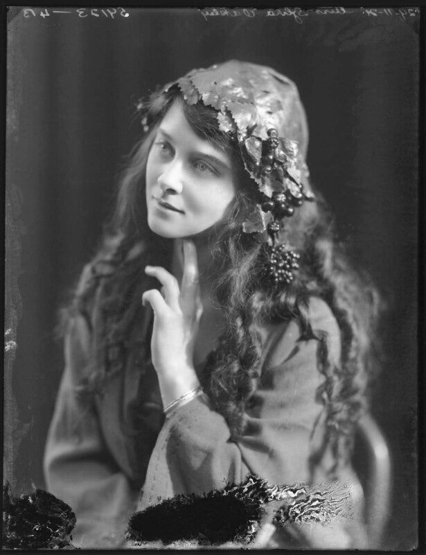 Sylvia oakley as wendy in 'peter pan' at the st james's theatre npg x101325