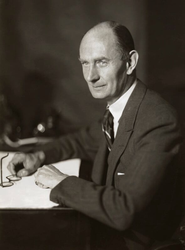 Sir (eric) john hodsoll npg x89773