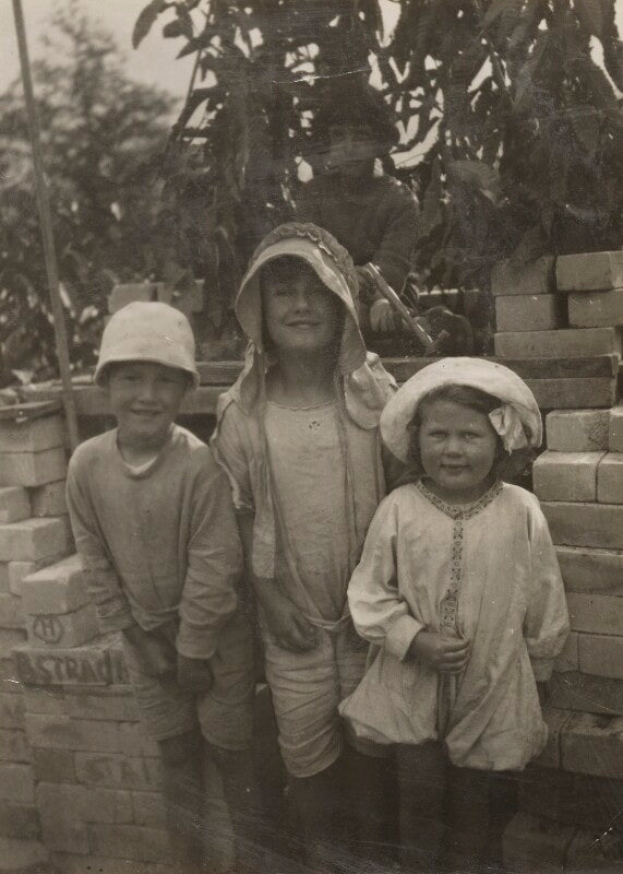 Christopher strachey; ann davies synge (née stephen); (karin) judith henderson (née stephen) npg ax160875