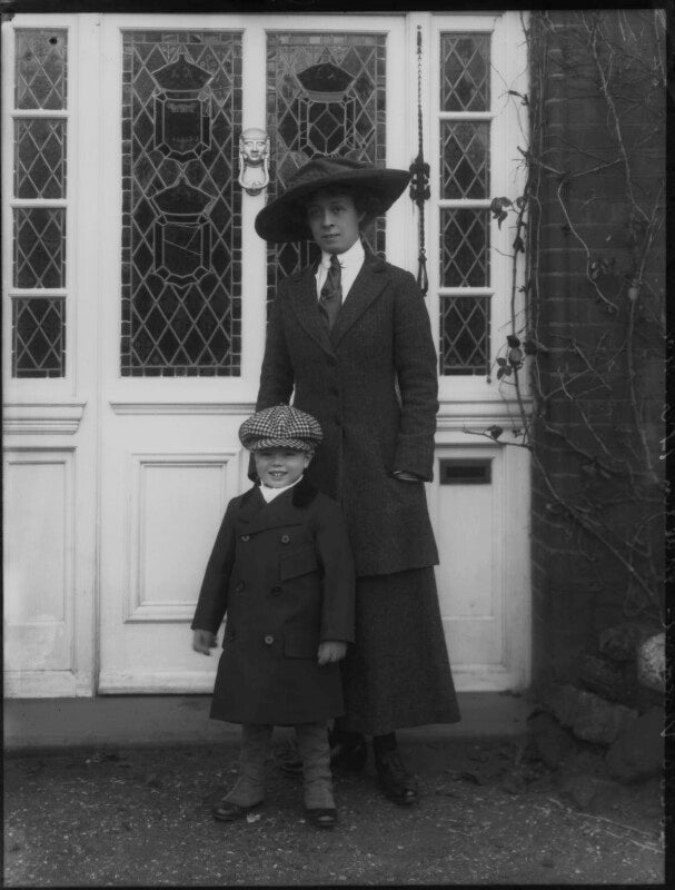 Mary eveline stewart capell (née freeman), countess of essex; reginald george de vere capell, 9th earl of essex npg x28366