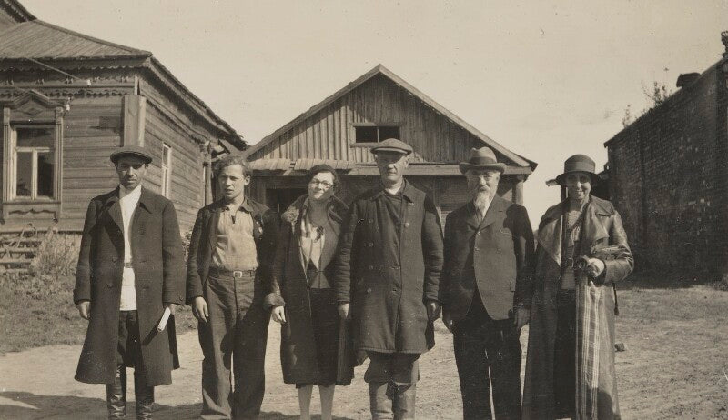 Sidney james webb, baron passfield; barbara drake (née meinertzhagen) with others npg p1292(48)