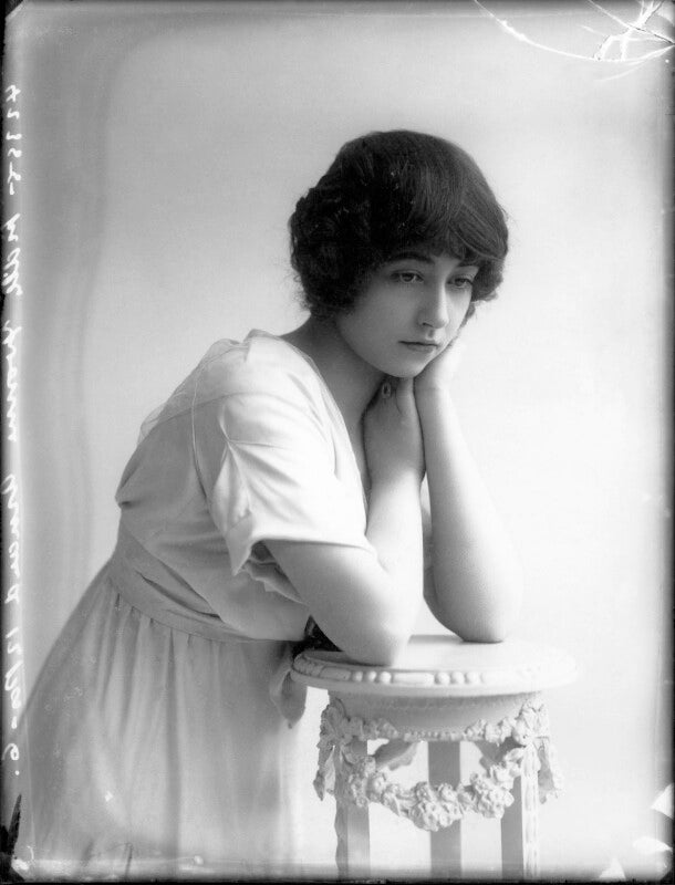 Yvonne arnaud npg x32800