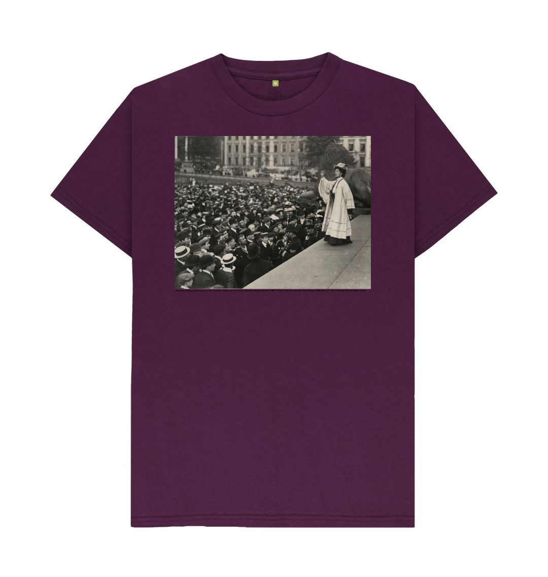 Purple emmeline pankhurst addressing a crowd in trafalgar square unisex t shirt