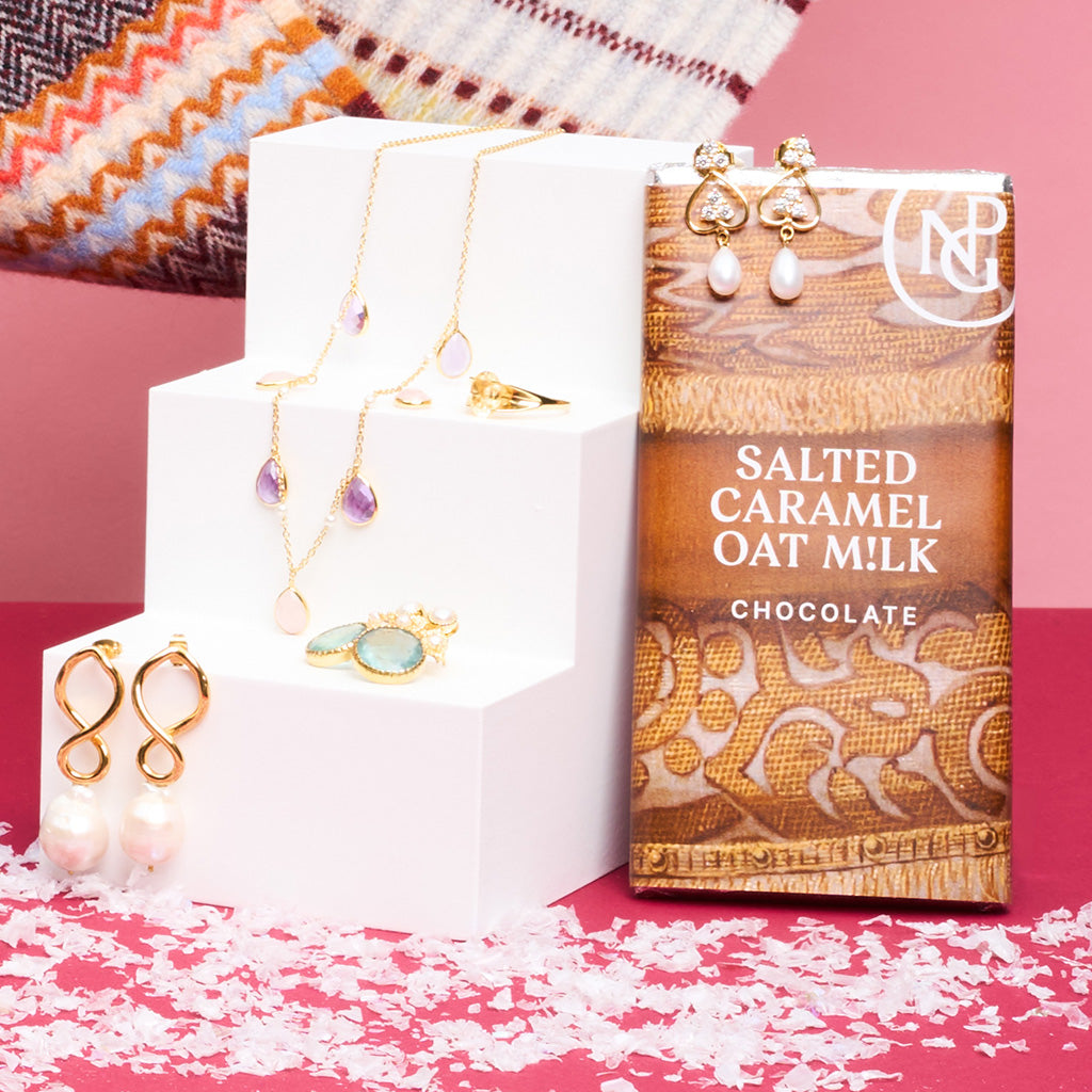 Luxury gift guide square
