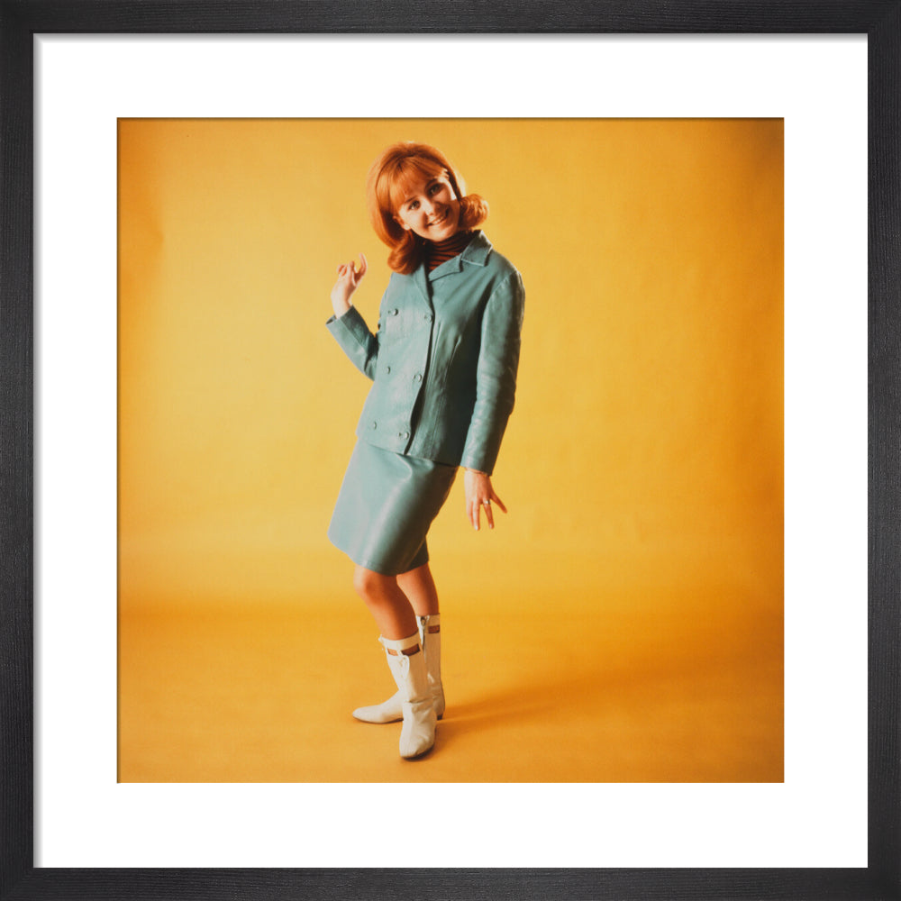 Lulu portrait print (art print, small, black frame)