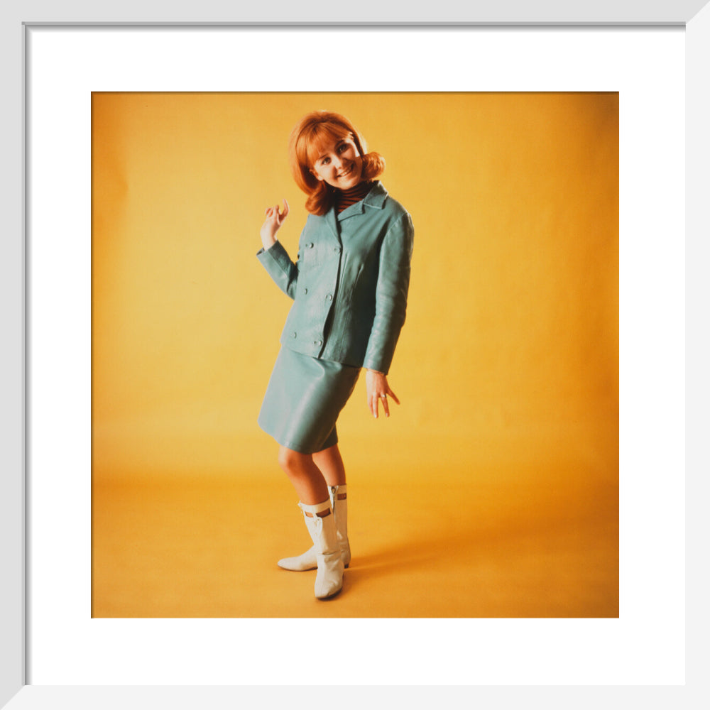 Lulu portrait print (art print, small, white frame)