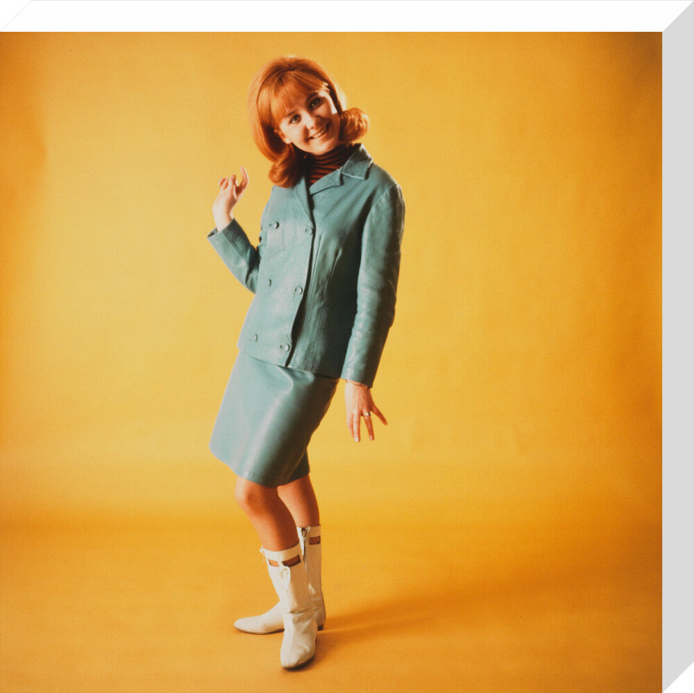 Lulu portrait print (stretched canvas, medium, no frame)