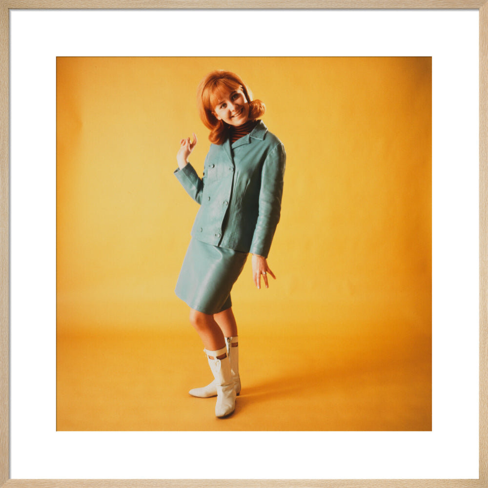 Lulu portrait print (art print, large, natural frame)