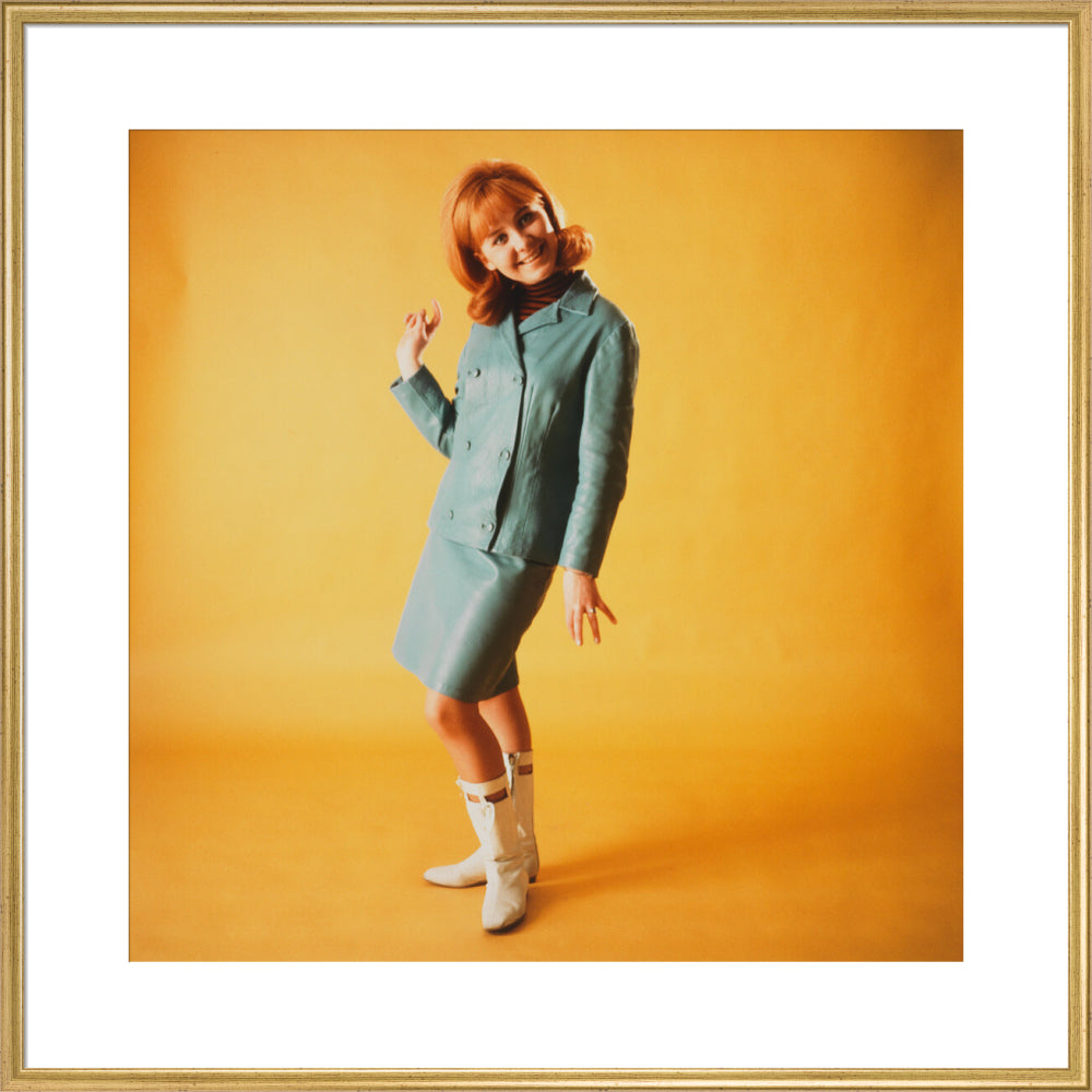 Lulu portrait print (art print, extra large, gold frame)