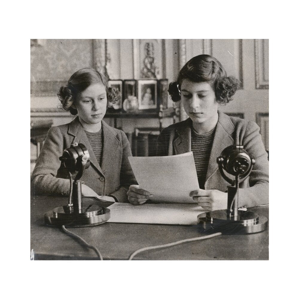 Princess margaret; queen elizabeth ii portrait print (art print, medium, no frame)